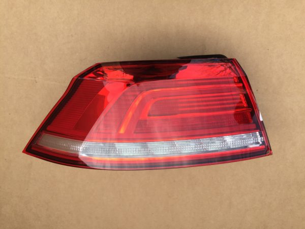 Stop stanga aripa VW Passat B8 limuzina 3G2853261AK 3G2 853 261 AK - Dezmembrari Auto