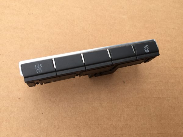 Butoane comanda ASR si senzori roti VW Tiguan 5n 2016 5N1927132AG 5N1 927 132 AG - Dezmembrari Auto