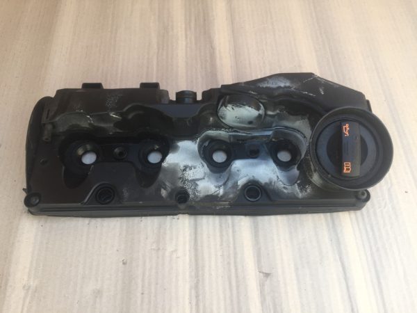 Capac culbutori Audi A4 B8 2013 03L103469M 03L 103 469 M - Dezmembrari Auto