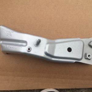 Suport aripa stanga fata VW Jetta 2016 5C6821137 5C6 821 137 - Dezmembrari Auto