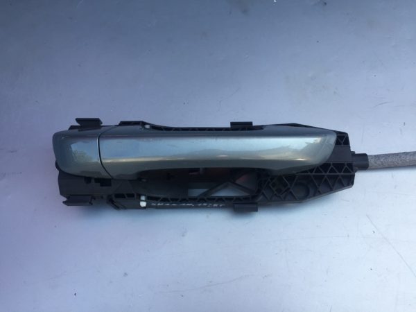 Maner dreapta fata keyless entry VW Sharan 2015 1K9837206H 1K9 837 206 H - Dezmembrari Auto