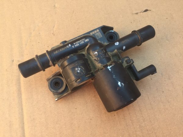 Regulator presiune Volkswagen Passat B8 1,4 CUK GTE 5Q0201559A 5Q0 201 559 A - Dezmembrari Auto