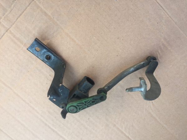 Senzor nivel xenon VW Passat B8 3Q0412521A 3Q0 412 521 A - Dezmembrari Auto