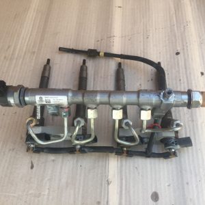 Rampa injectoare A4 B8 2.0 tdi CJC 03L130089Q 03L 130 089 Q, 03L130277J 03L 130 277 J - Dezmembrari Auto