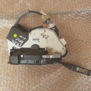 Broasca usa dreapta spate VW Passat B8 5E0839016A 5E0 839 016 A - Dezmembrari Auto