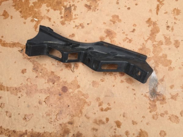 Suport far stanga VW Passat B6 3C0807889 3C0 807 889 - Dezmembrari Auto