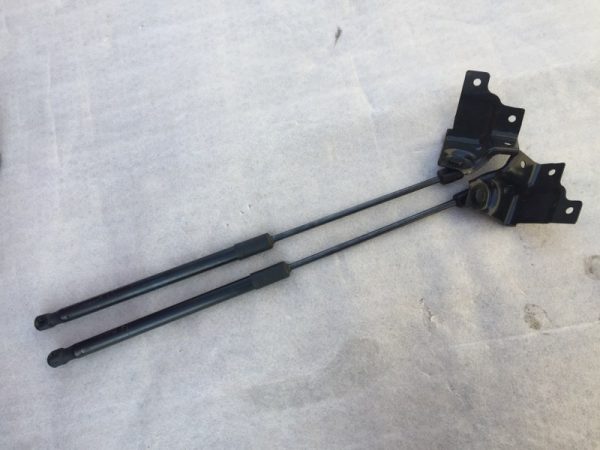 Amortizor / telescop capota VW Arteon 2017 limuzina 3G8 823 359 A 3G8823359A - Dezmembrari Auto