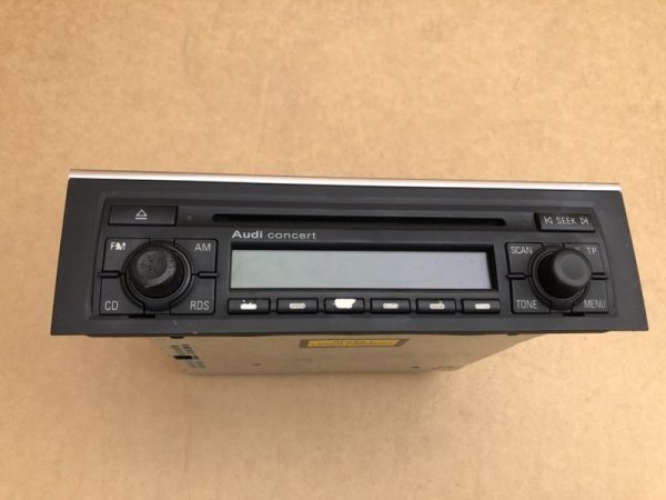 CD player Audi A4 B7 2007 8E0035186D 8E0 035 186 D - Dezmembrari Auto