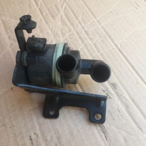 Pompa de apa auxiliara Audi A4 B8 2013 2.0 tdi CJC 5N0965561A 5N0 965 561 A - Dezmembrari Auto