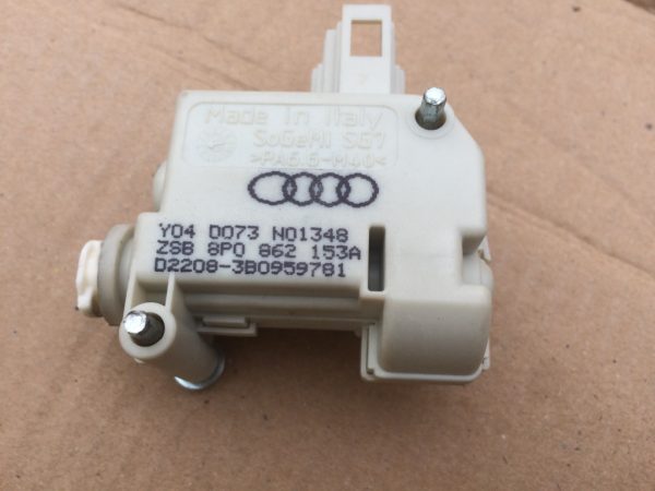 Motoras deschidere clapeta rezervor 8P0862153A 8P0 862 853 A - Dezmembrari Auto