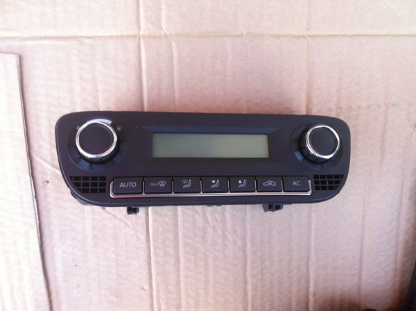Climatronic VW Polo 6R din 2010 6R0907044A - Dezmembrari Auto