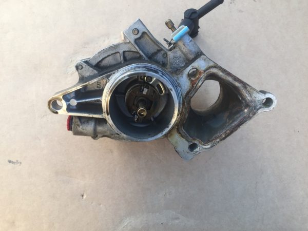 Pompa vacuum Ford Mondeo 2.0 TDDI 72245410B - Dezmembrari Auto