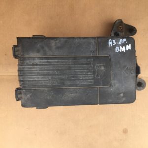Carcasa baterie cu suport baterie Audi A3 8P 1K0915333C 1K0 915 333 C - Dezmembrari Auto