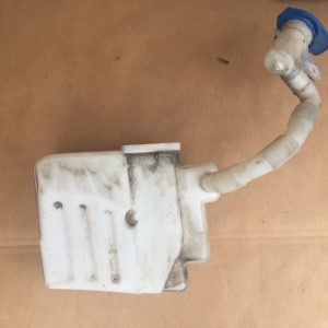Vas lichid parbriz model cu 2 motorase Audi A3 8P 1K0955453 1K0 955 453 - Dezmembrari Auto