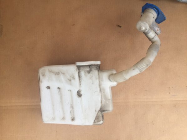 Vas lichid parbriz model cu 2 motorase Audi A3 8P 1K0955453 1K0 955 453 - Dezmembrari Auto
