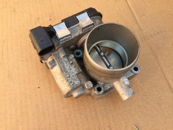 Clapeta acceleratie Volkswagen Passat B8 1.4 CUK 03F133062C 03F 133 062 C - Dezmembrari Auto