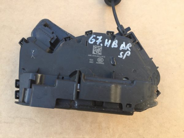 Broasca usa dreapta spate VW Golf 7 5TA839016E 5TA 839 016 E - Dezmembrari Auto