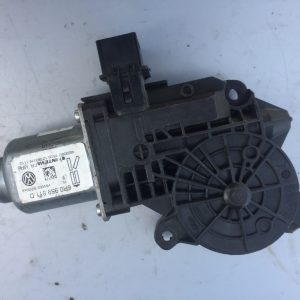 Motoras macara geam stanga spate Skoda Fabia 2 II 6R0959811D 6R0 959 811 D - Dezmembrari Auto