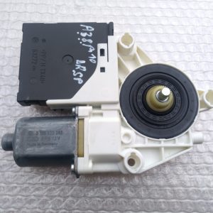 Motoras cu modul dreapta spate Audi A3 8P 8P4959802F 8P4 959 802 F - Dezmembrari Auto