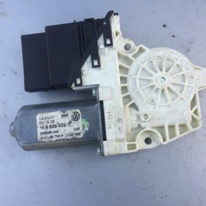 Motoras macara geam dreapta spate VW Jetta 2008 1K5839402 1K5 839 402 - Dezmembrari Auto