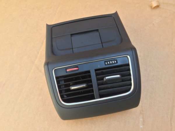 Capac cotiera cu grile aerisire Audi A4 8K 2009-2012 8K0864376 8K0 864 376 - Dezmembrari Auto