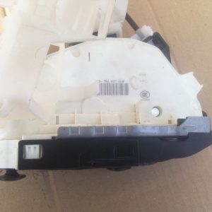 Broasca dreapta fata VW Passat CC 5N1837016F 5N1 837 016 F - Dezmembrari Auto