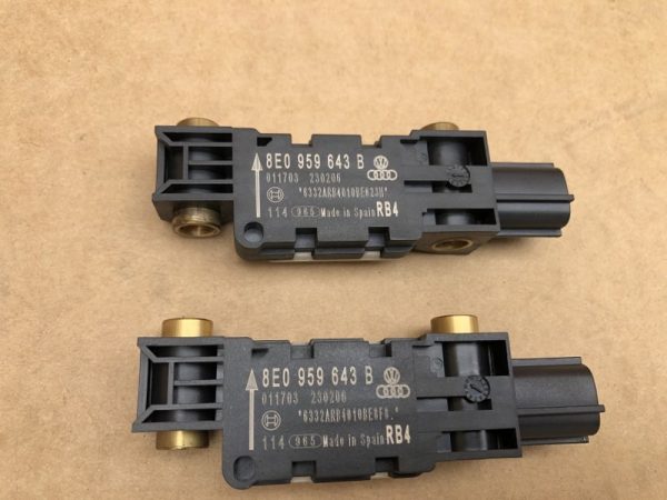 Senzor Audi A4 B6 B7 8E0959643B 8E0 959 643 B - Dezmembrari Auto