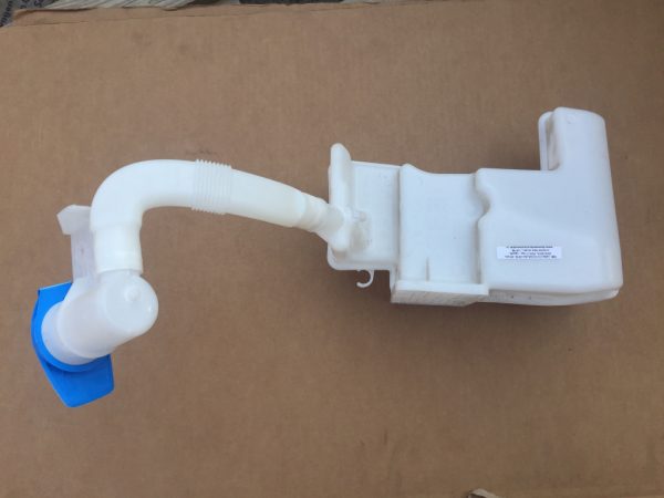 Vas lichid parbriz cu 2 motorase VW Jetta 2016 5C6955453 5C6 955 453 - Dezmembrari Auto