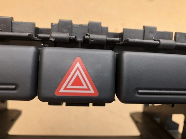 Buton avarie avarii Audi A4 B6 B7 - Dezmembrari Auto