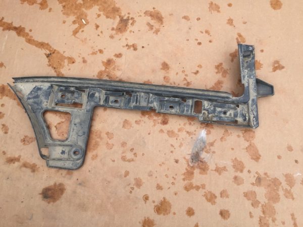 Suport stanga bara spate VW Passat B6 Combi 3C9807393 3C9 807 393 - Dezmembrari Auto