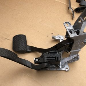 Suport pedale Audi A4 B6 B7 cutie automata - Dezmembrari Auto