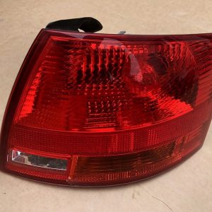 Stop dreapta aripa Audi A4 B7 combi 8E9945096E 8E9 945 096 E - Dezmembrari Auto