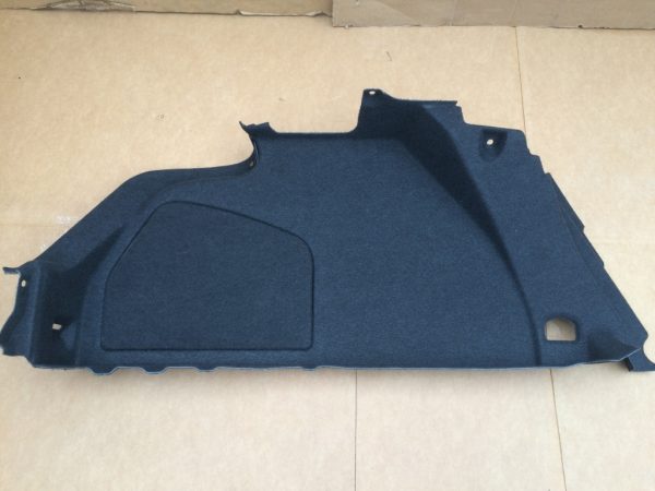 Ornament portbagaj stanga VW Passat CC 3C8867427G 3C8 867 427 G - Dezmembrari Auto