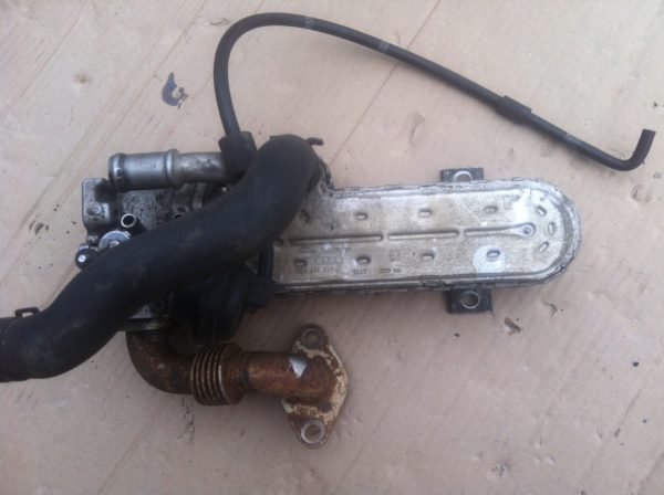 Racitor gaze VW Passat B6 2.0 BKP 03G131513J 03G 131 513 J - Dezmembrari Auto