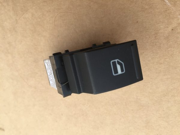 Buton geam electric dreapta spate VW Sharan 2012-2019 - Dezmembrari Auto