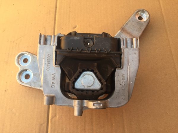 Tampon motor Volkswagen Passat B8 2017 1,4 CUK 5Q0199262S 5Q0 199 262 S - Dezmembrari Auto