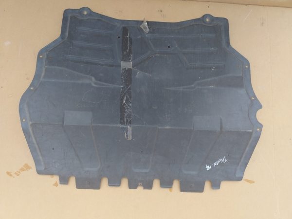 Scut motor VW Tiguan 2016 5N0825235B 5N0 825 235 B - Dezmembrari Auto