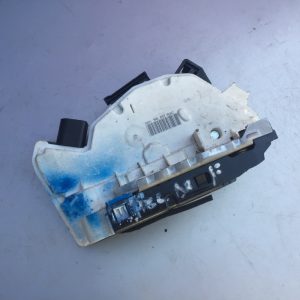 Broasca usa dreapta fata VW Passat CC 5N1837016C 5N1 837 016 C - Dezmembrari Auto