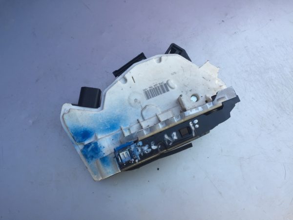 Broasca usa dreapta fata VW Passat CC 5N1837016C 5N1 837 016 C - Dezmembrari Auto