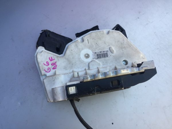 Broasca dreapta fata VW Golf 6 5K1837016D 5K1 837 016 D - Dezmembrari Auto