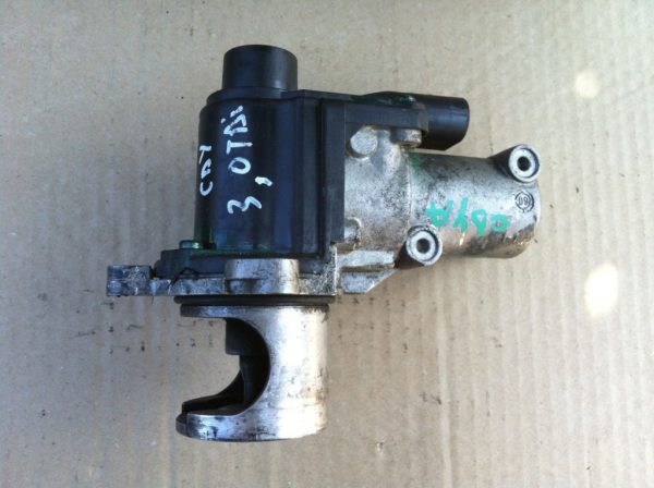 EGR Audi 3.0 tdi 059131502B 059 131 502 B - Dezmembrari Auto