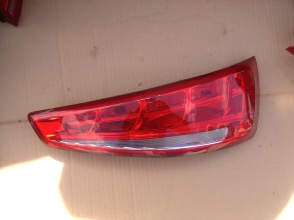 Stop dreapta Audi Q3 8U0945094 - Dezmembrari Auto