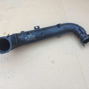 Furtun intercooler Volkswagen Passat B8 1,4 CUK 04E145673P 04E 145 673 P - Dezmembrari Auto