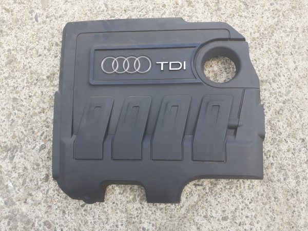 Capac motor Audi 03L103925AT 03L 103 925 AT - Dezmembrari Auto