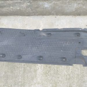 Scut lateral stanga VW Passat B6 3C8825201E 3C8 825 201 E - Dezmembrari Auto