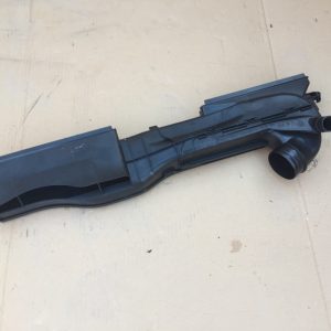 Difuzor captare aer VW Passat B8 limuzina 5Q0129254B 5Q0 129 254 B - Dezmembrari Auto