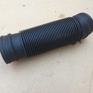 Tubulatura aer Volkswagen Passat B8 2017 5Q0129618E 5Q0 129 618 E - Dezmembrari Auto