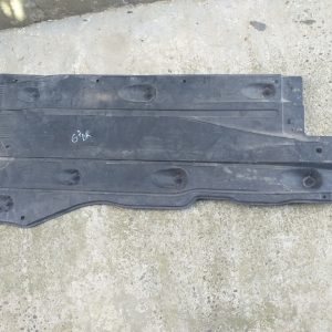 Scut lateral dreapta VW Golf 7 5Q0825202D 5Q0 825 202 D - Dezmembrari Auto