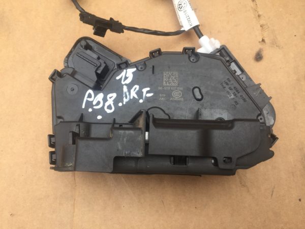 Broasca usa dreapta fata VW Passat B8 2015 5TB837016 5TB 837 016 - Dezmembrari Auto