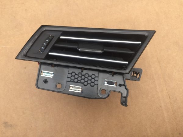Grila ventilatie VW Arteon 2017 3G1819701 3G1 819 701 - Dezmembrari Auto